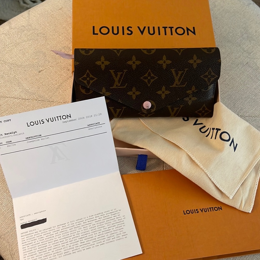 Louis Vuitton Josephine wallet